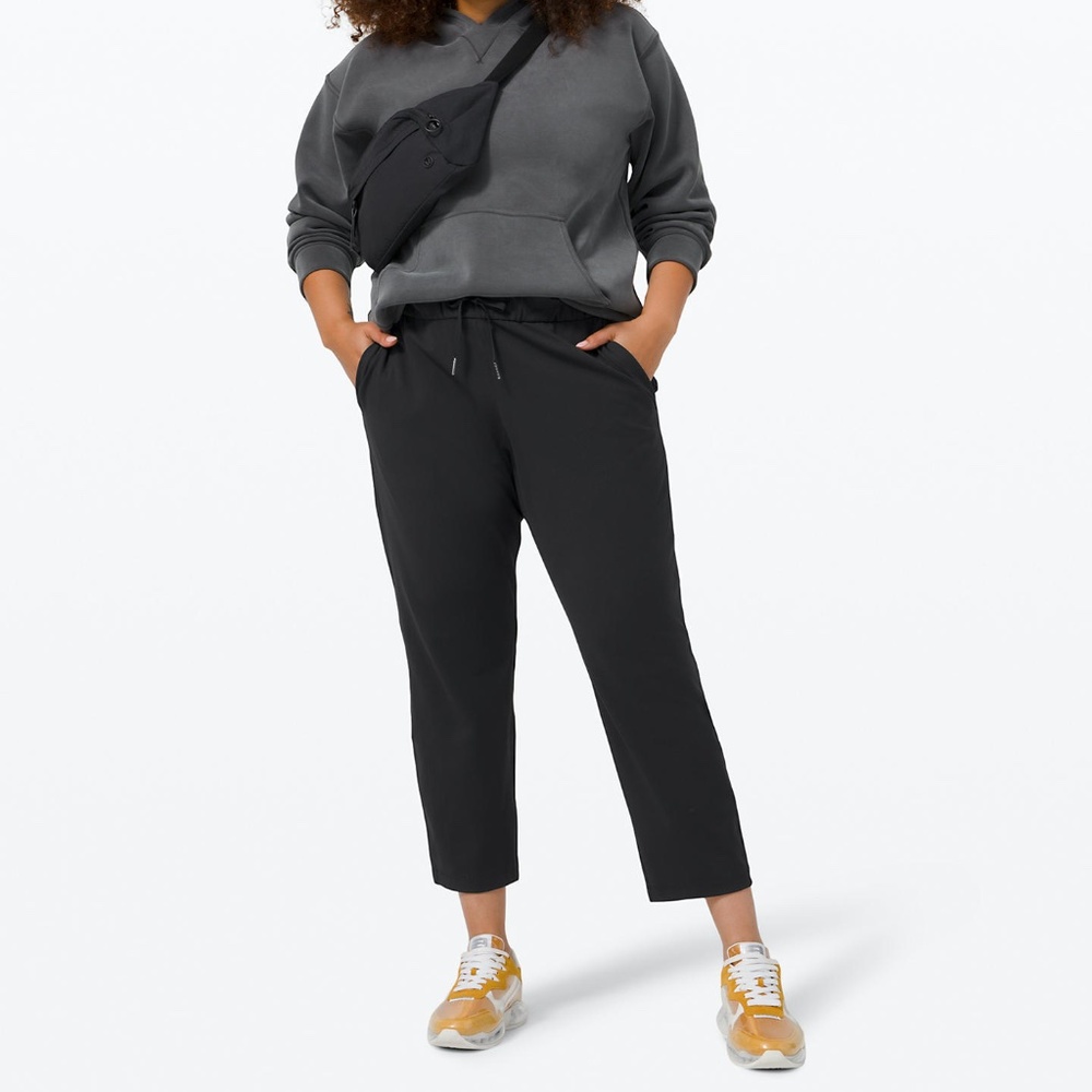 NEW WITH TAG LULULEMON On the Fly PANTS  - SIZE 8 - Picture 3 of 8